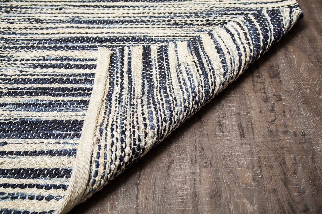 Anji Mountain Xanthippe Ivory/Gray Area Rug