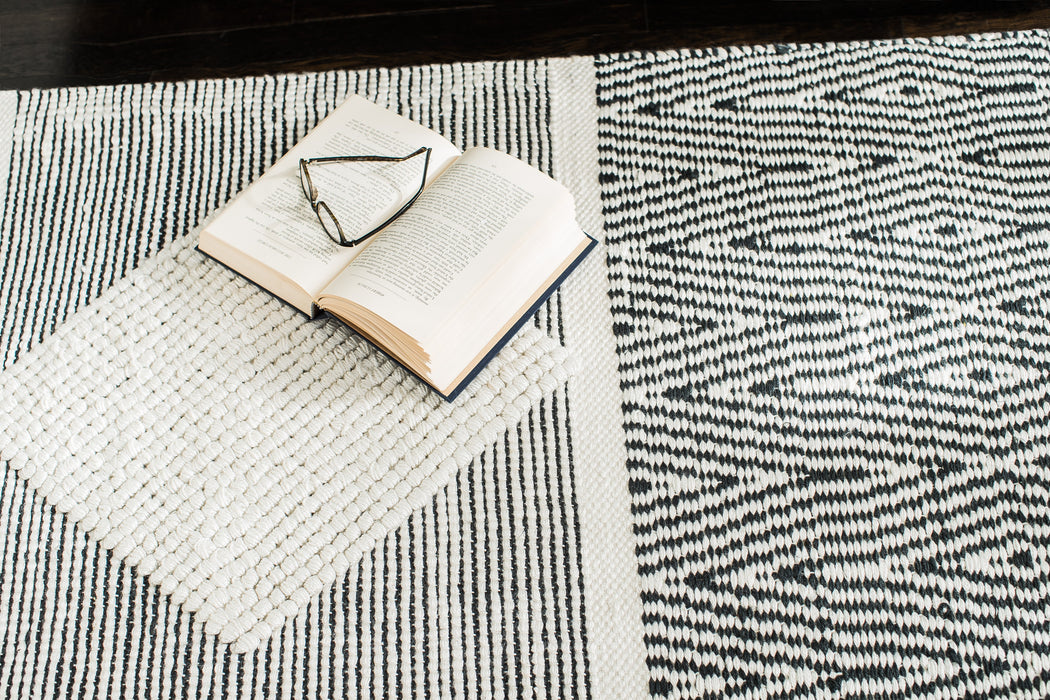 Anji Mountain Oboto Hand-Loomed Tribal Area Rug