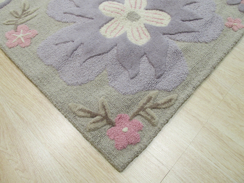 EORC Hand-tufted Wool Gray Transitional Animal Kid's Butterfly Rug